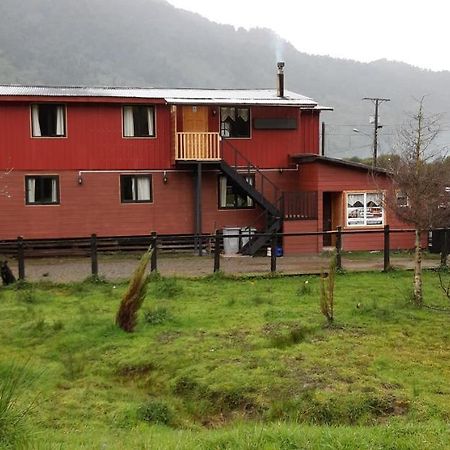 Cabanas Robinson Puerto Puyuguapi Bagian luar foto